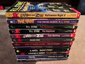YA Horror huge lot (12) - R.L. Stine, Point Horror, Cusick, Cooney, Vintage RARE - Picture 1 of 4