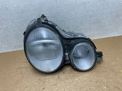 Оригинальная правосторонняя боковая фара для Mercedes E E320 E430 1996-1999 годов выпуска V5986 DW - Изображение 1 из 4