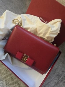 Salvatore Ferragamo Red Shoulder Bag with Gold Chain-VARA Bow-#KM-22 B558 - Picture 1 of 24