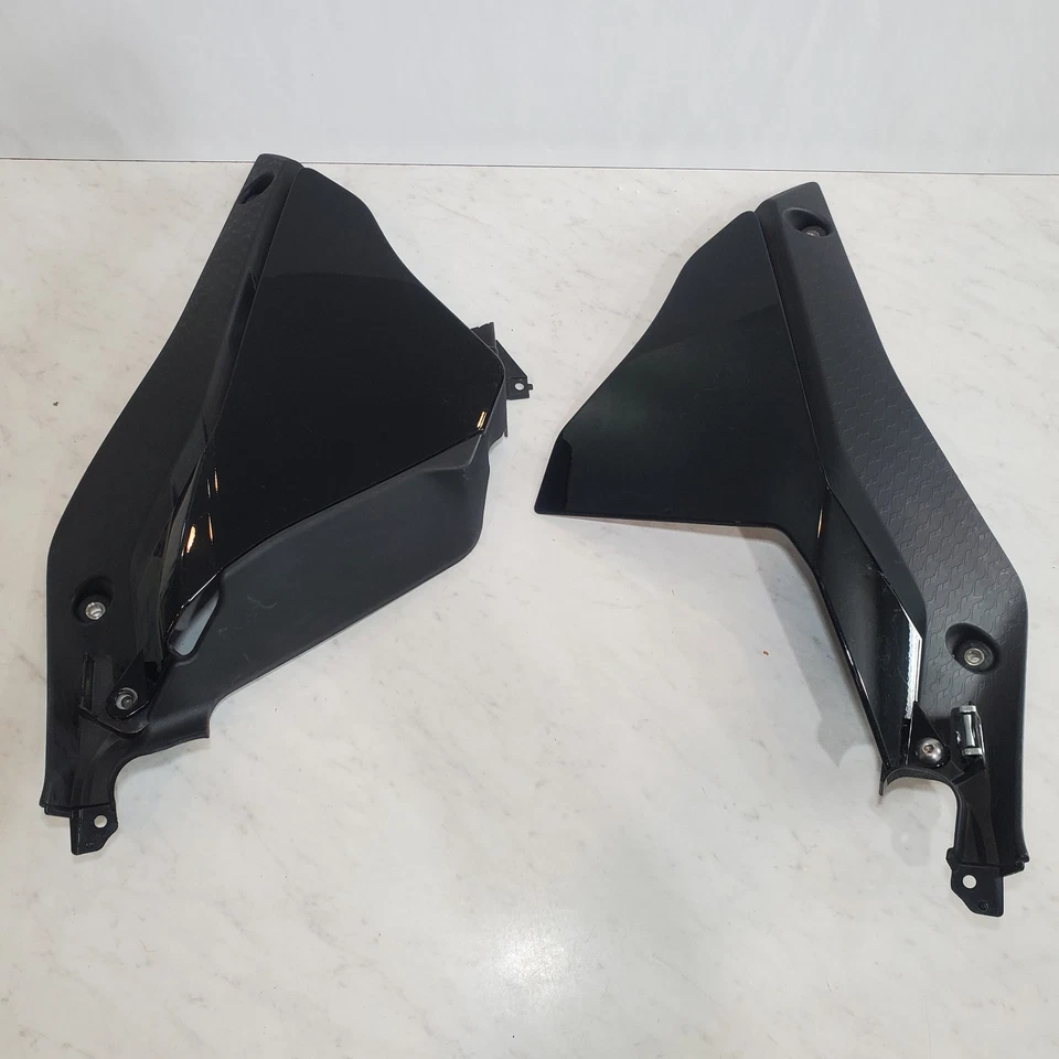 OEM 2015-2019 YAMAHA YZF R1 M CARENAGEM LATERAL CAPAS CAPUZES PAINÉIS ESQUERDO DIREITO Conjunto - Imagem 1 de 4