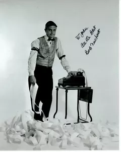 Fotografía autografiada firmada de BOB NEWHART 8x10 - a John - Imagen 1 de 1