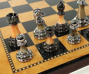 Staunton Chrome & Black Chrome Chess Men Set W 18" Gloss Walnut and Birdseye Map - Picture 1 of 7