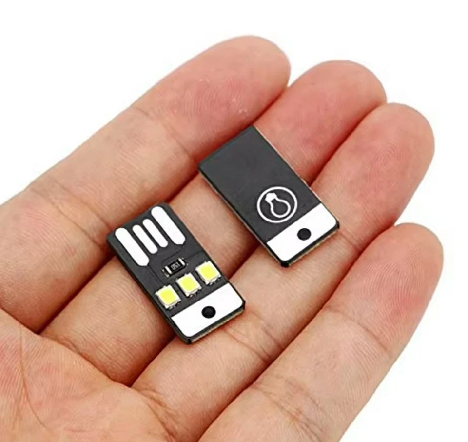 Lot de 5 Mini Lampe LED format clé USB porte clé Lumière blanche Liseuse flash - Photo 1/4