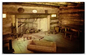 Innenansicht der Hütte von Schebosch, Dorf Schönbrunn - Bild 1 von 2