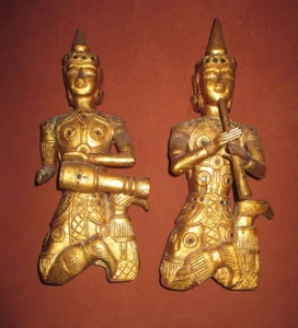 Paar thailändische vergoldete Holz Thayo verziert Wand Musiker Figuren 15" hoch - Bild 1 von 7