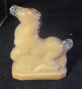 Joey Horse Boyd glass Crown Tuscan pink - Picture 1 of 4