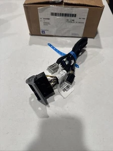New GM 23147590 Front LH Door Lock Wiring Harness 2014-2018 Silverado Sierra - Picture 1 of 5