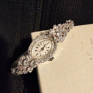 Gorgeous Geneve Vintage Diamond 14K White Gold Ladies Watch 