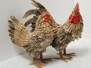 UNIQUE VINTAGE PAIR 7.5" X 7.5" CHICKEN & 8.5" X 9" ROOSTER HANDMADE OF BARK - Bild 1 von 10