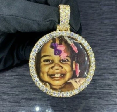 Colgante de memoria con imagen de disco de moissanita real de 1,29 quilates enchapado en oro amarillo de 14 k Foto 1 de 4