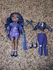 Bambola Rainbow High 11” Krystal Bailey Fashion Doll indaco vestito extra - Foto 1 di 6
