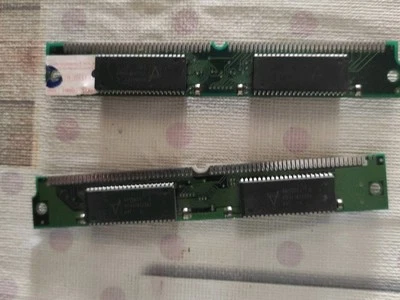 Coppia (2) Memorie RAM 8MB FPM DRAM 72 Pin - Lite-On - Vintage 1997 - 70ns - Immagine 1 di 2