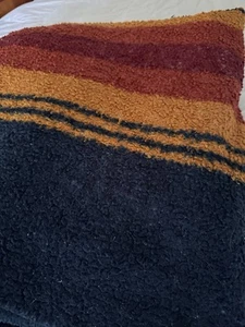 Preowned Pendleton Sherpa Reversible Fleece Blanket Size Queen Serape Stripe - Picture 1 of 6