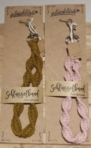 Schlüsselanhänger 20cm x 3cm Makramee mit Karabiner und Geschenkverpackung - Picture 1 of 13