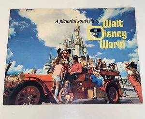 Vintage 1972 Walt Disney World Pictorial Souvenir Tourist Travel Full Color Book - Picture 1 of 10