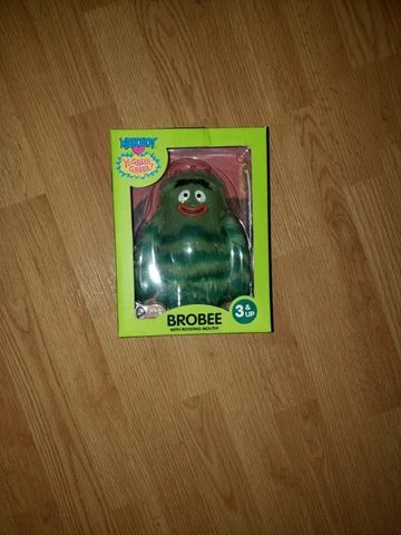 Kid Robot Yo Gabba Gabba Brobee NIB Kidrobot Cover