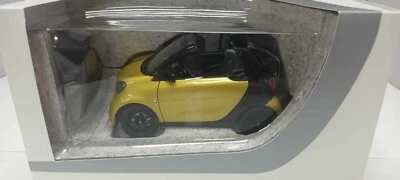 Smart Fortwo For Two Cabrio 2014 Norev 1:18 Black To Yellow Dealer Edition Nuovo - Immagine 1 di 4