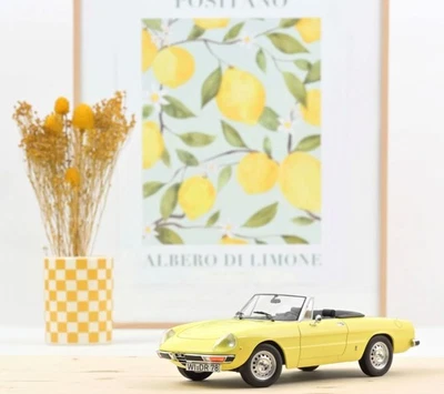 NOREV 1/18 (187883) -- ALFA ROMEO 2000 SPIDER 1978 JAUNE  -- 300 PIÈCES. NEUF - Photo 1/3