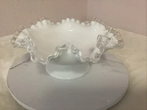 Vintage Fenton Silver Crest Milchglas Standschale geraffter Rand - schneller Versand - Bild 1 von 12