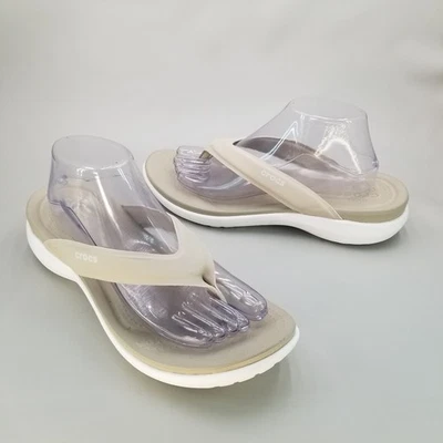 Sandalia deportiva Crocs para mujer talla 11 Capri V doble comodidad beige chanclas Foto 1 de 4