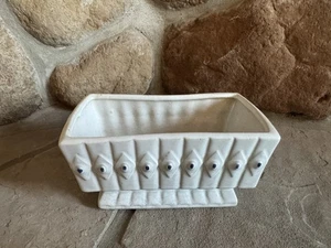 Jardinera/jarrón rectangular vintage azul/blanco McCoy cerámica artística - diamantes y puntos - Imagen 1 de 10