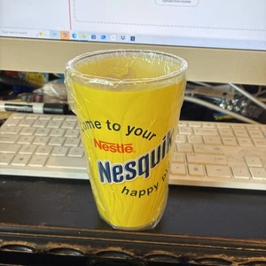 Nesquik Hase gelb Kunststoff Glas mit Kaninchen Nestle Nesquik NEU VERSIEGELT!! - Bild 1 von 5