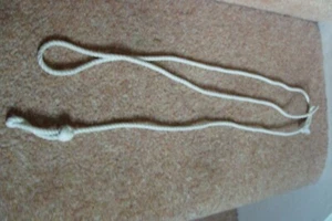 BRITISH ROYAL NAVY H.M.S.SHIP .W.W.2 BOSTONS WHISTLE LANYARD WHITE IN U.K. - Picture 1 of 2