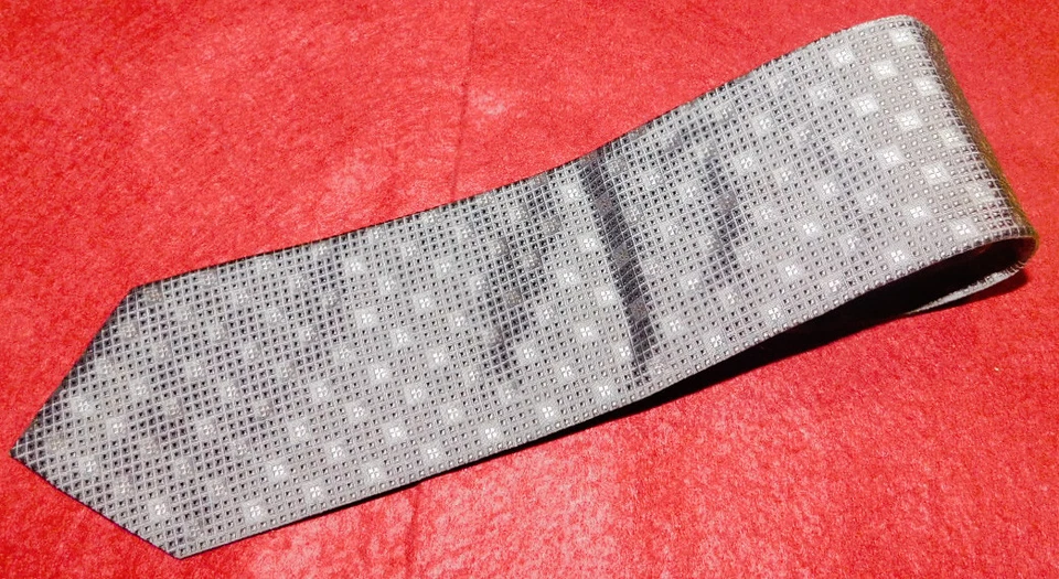 MEN'S HUGO BOSS MADE ITALY BROWN/BEIGE FLORAL TIE - TIES - DESIGNER TIES. - Image 1 of 3