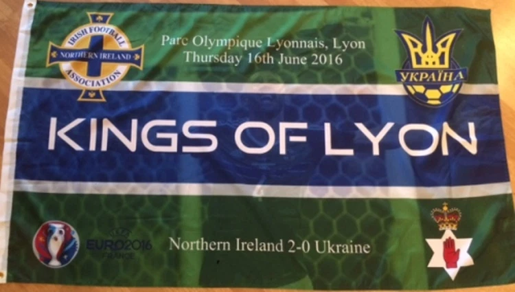 'REYES DE LYON' N. IRLANDA vs UCRANIA EURO 2016 BANDERA - 5' x 3' - Imagen 1 de 1