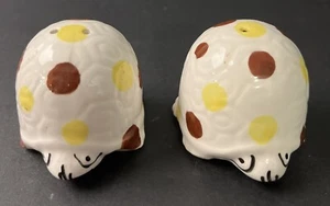 Vintage 1980's White Hand Painted Polka Dot Turtle Salt & Pepper Shaker Set B20 - Zdjęcie 1 z 4