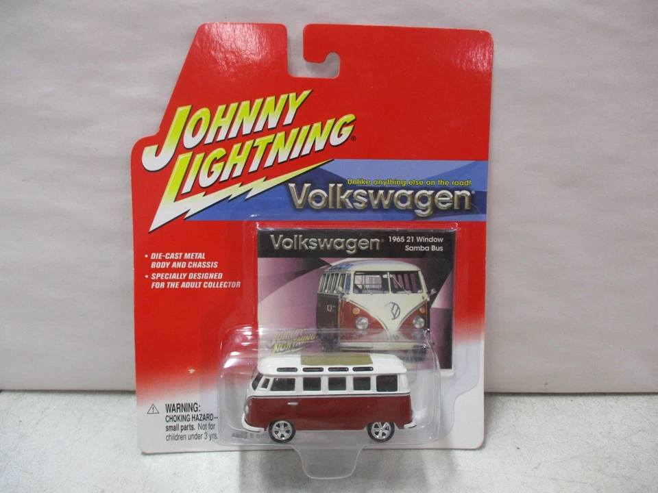 Johnny Lightning Playing Mantis 1966 VOLKSWAGEN Beetle VW Bug 1 64
