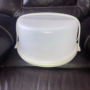 Tupperware Round Cake Carrier 12” Diameter White With Lid & Handle - Picture 1 of 3