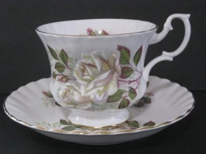 Vintage Royal Albert Bone China Stunning White Rose Teacup & Saucer Set - Picture 1 of 11