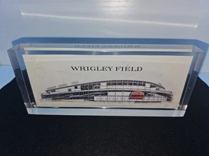 Chicago Cubs Wrigley Field Lucite Paperweight Under The Lights - Picture 1 of 4