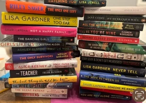 Psychological Thrillers - Books - EUC - Picture 1 of 6