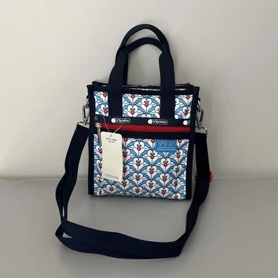 Bolso de Mano Lesportsac Doraemon Mini Norte/Sur Nuevo con Etiquetas Foto 1 de 4