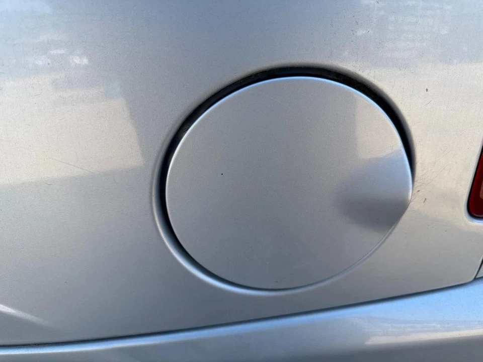 Fuel Tank Filler Gas Door GMC ENVOY 02 03 04 05 06 07 08 09 Foto 1 de 1