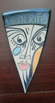 Plato de cerámica triangular arte facial abstracto estilo Picasso firmado por TENERIFE Foto 1 de 4