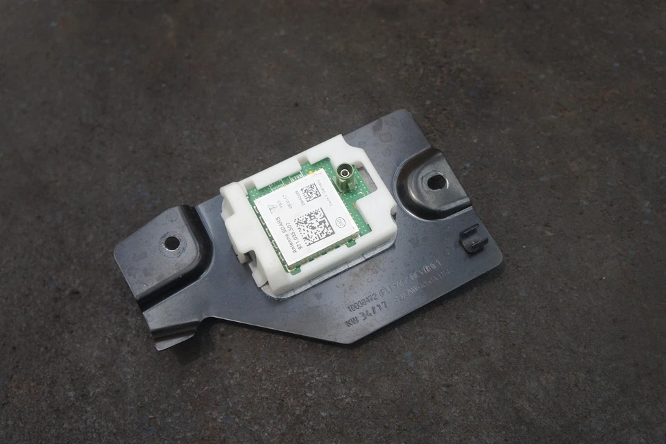 Satellite Antenna SDARS Aerial Module 971035507 OEM Porsche Panamera 971 2018 - Image 1 of 3