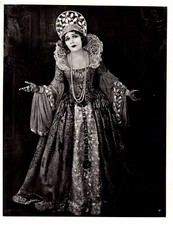 DOROTHY VERNON OF HADDON HALL (1924) Mary Pickford in Beautiful Period Costume