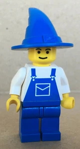 LEGO®-Minifigur in Overall mit Zaubererhut blau aus Set 4383 Clock Set - ovr035 - Picture 1 of 3