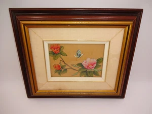 Estampado enmarcado estilo asiático 13-1/2" x 11-1/2" flores mariposa firmadas - Imagen 1 de 5