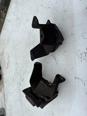 Jeep CJ V8 motor mount CJ5 CJ7 CJ8  engine set 304 360 401 AMC - Image 1 of 3