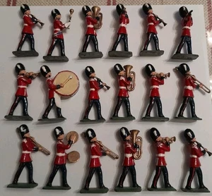 18 Finos De Colección John Hill & Co Juguete de Plomo Guardias Militares Bandsmen en Piel de Oso - Imagen 1 de 6