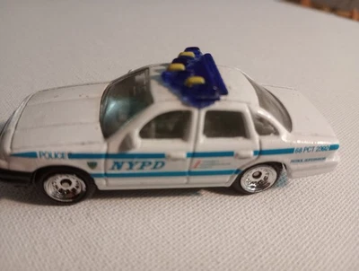 Golden Wheels 1998 Crown Victoria NYPD Police Car White/Blue Chrome Wheels  - Image 1 of 4