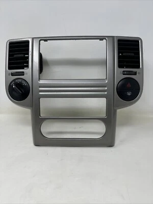 Nissan X-Trail 2005 radio tablero bisel ventilación CA bloqueo automático, peligro y descongelación OEM Foto 1 de 4