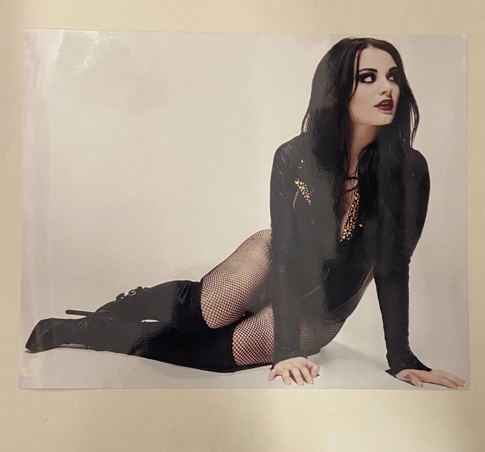 Paige WWE/AEW 8x10 Photo - Image 1 of 1