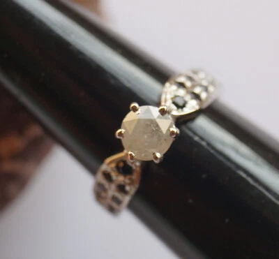 Anillo de compromiso de plata de ley con diamantes talla rosa redonda gris blanco de 1,20 quilates  Foto 1 de 4