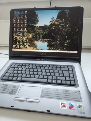 Rare Sony Vaio PCG-8Q4M Laptop Computer VGN-A117S WINDOWS XP LOTS OF APPS DVD  - Image 1 of 4