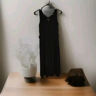 Vestido Scarlett Talla 4 Negro Sin Mangas Acanalado Delantero Midi Trasero Corbata Ajuste y Acampanado Foto 1 de 4